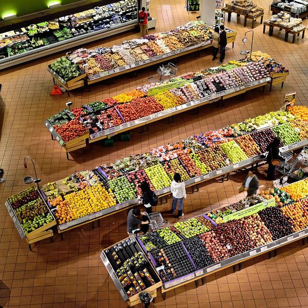 Grocery & Food Retail
